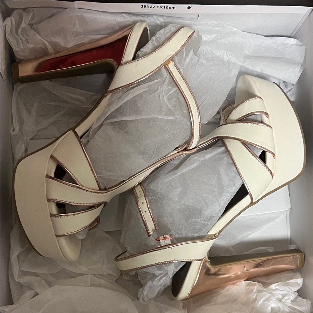 NWB G by Guess White and Rose Gold T-Strap Platform Heels, size 6